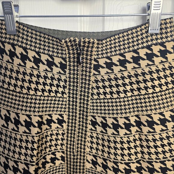 Hervé Léger High-Waisted Houndstooth Mini Skirt - Picture 7 of 11